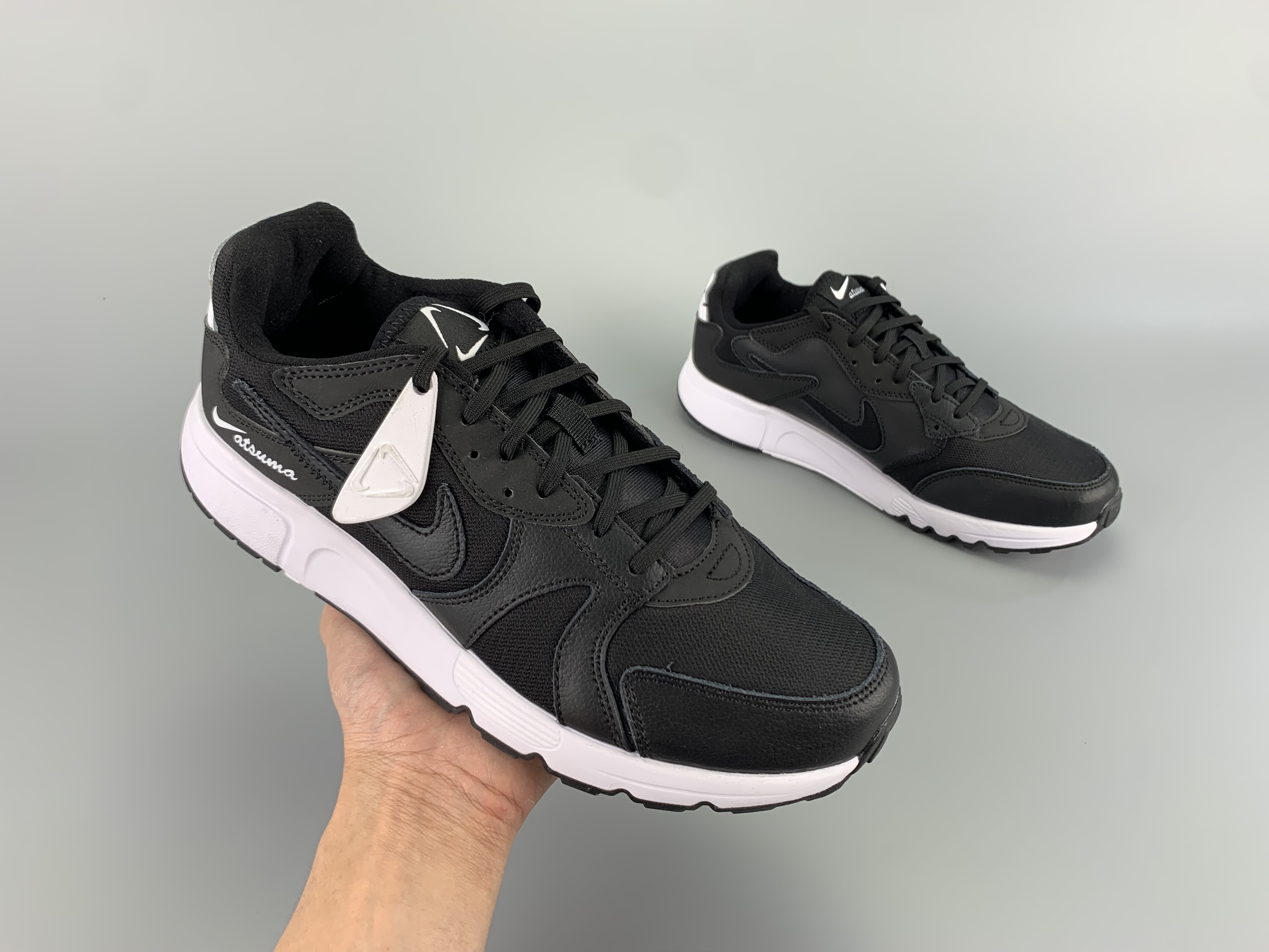 Women Nike Atsuma Black White Running Shoes - Click Image to Close